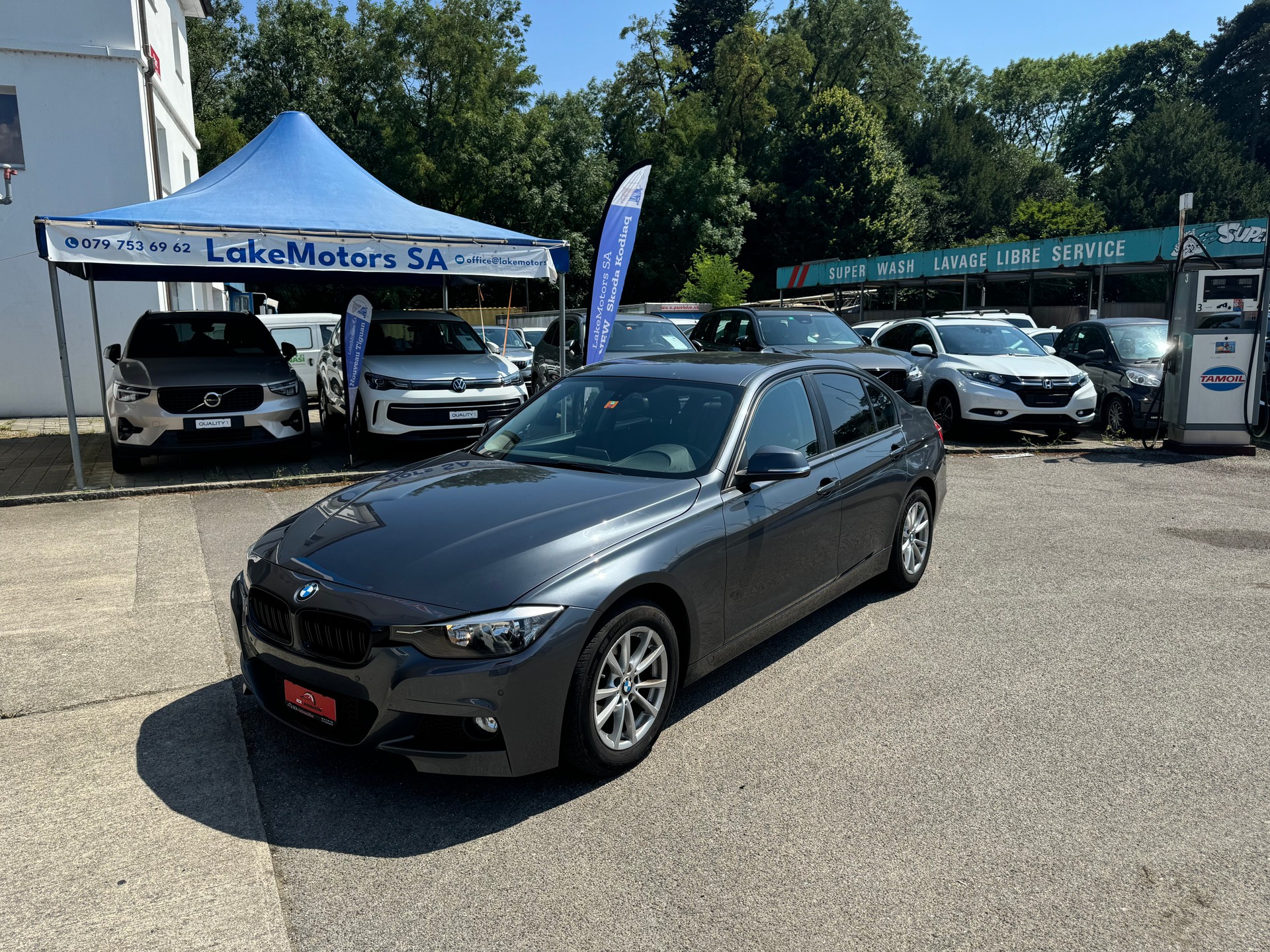 BMW 320i Steptronic-image-0
