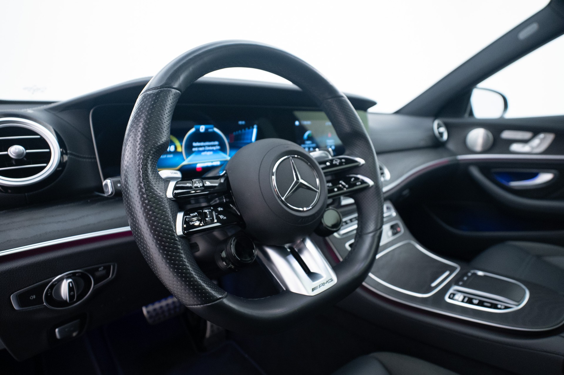 MERCEDES-BENZ AMG E 53 4Matic+ Speedshift 9G-TCT-image-11