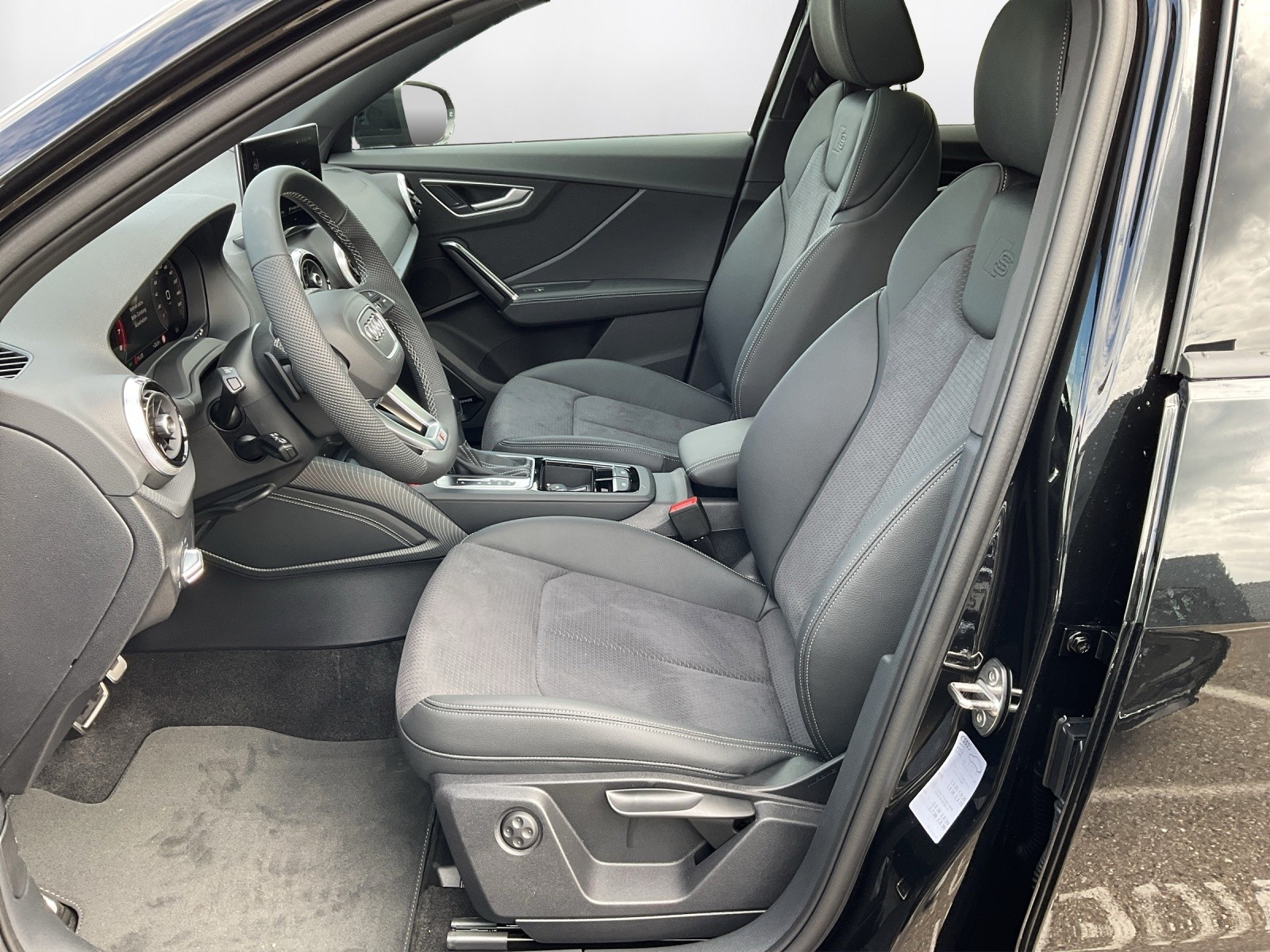 AUDI SQ2 TFSI quattro S-tronic-image-9