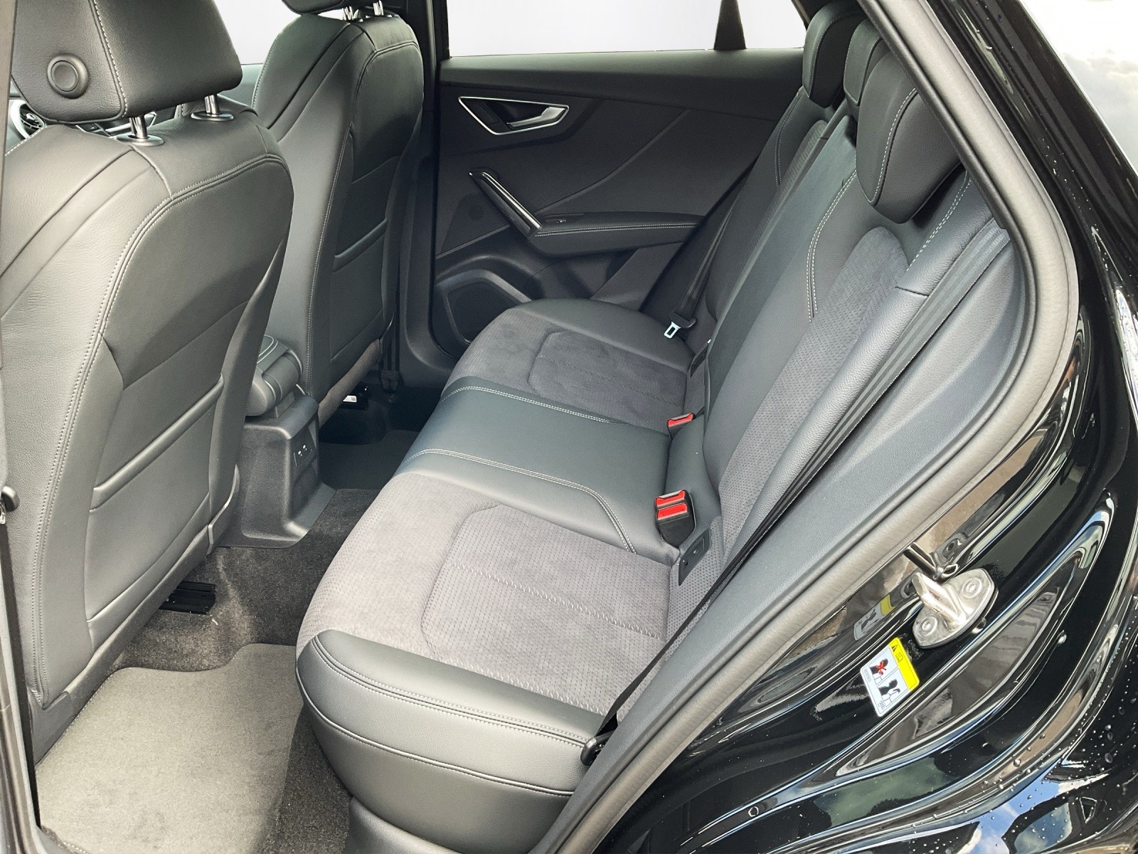 AUDI SQ2 TFSI quattro S-tronic-image-10