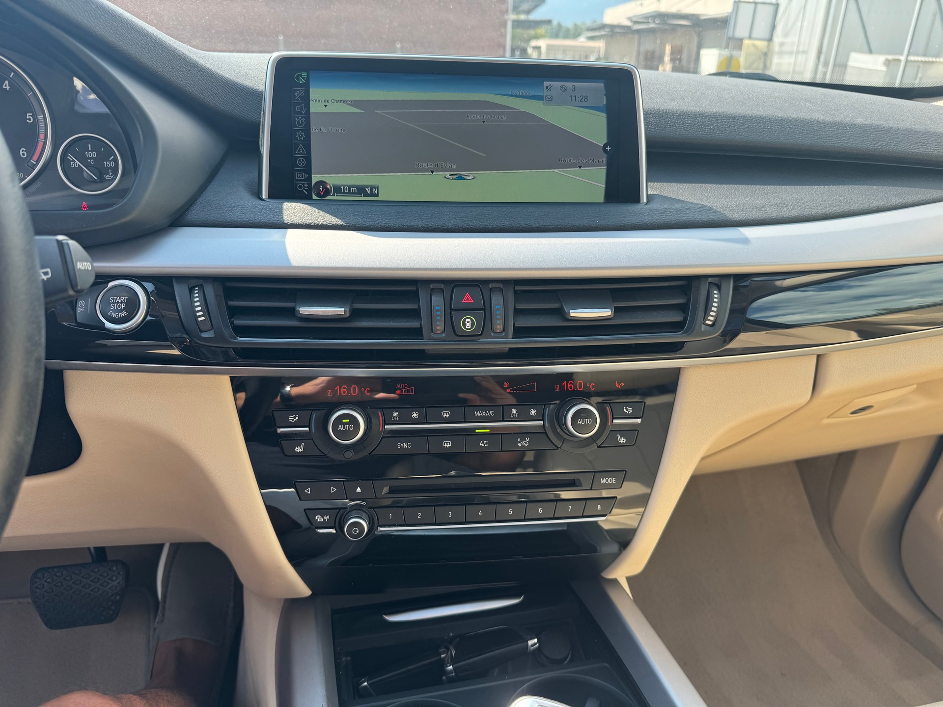 BMW X5 xDrive 30d Steptronic-image-12