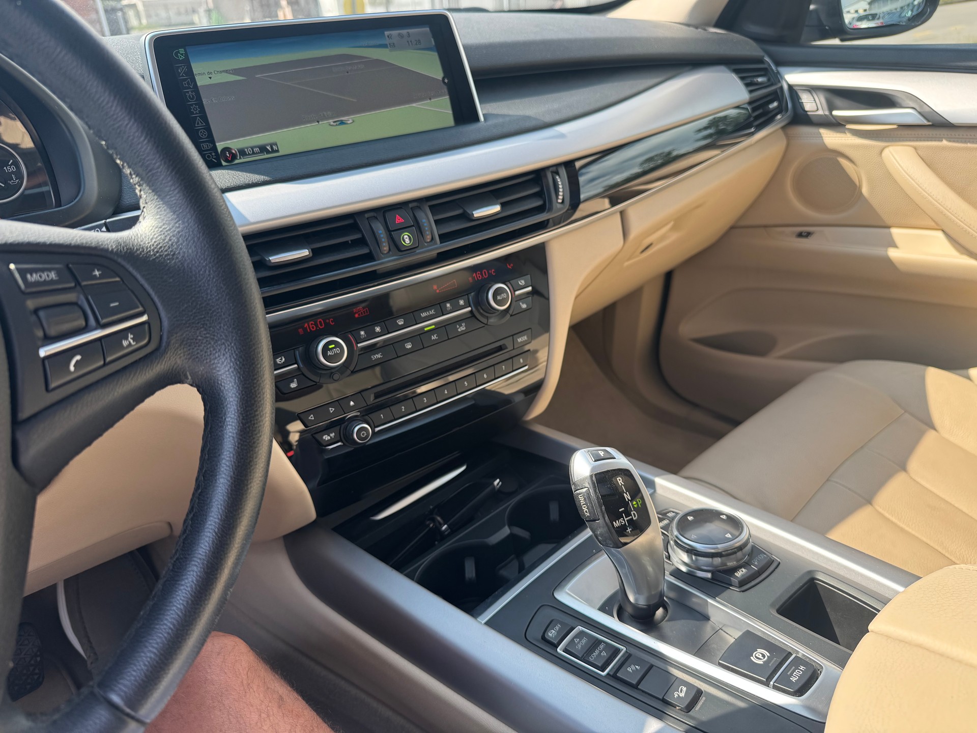 BMW X5 xDrive 30d Steptronic-image-13