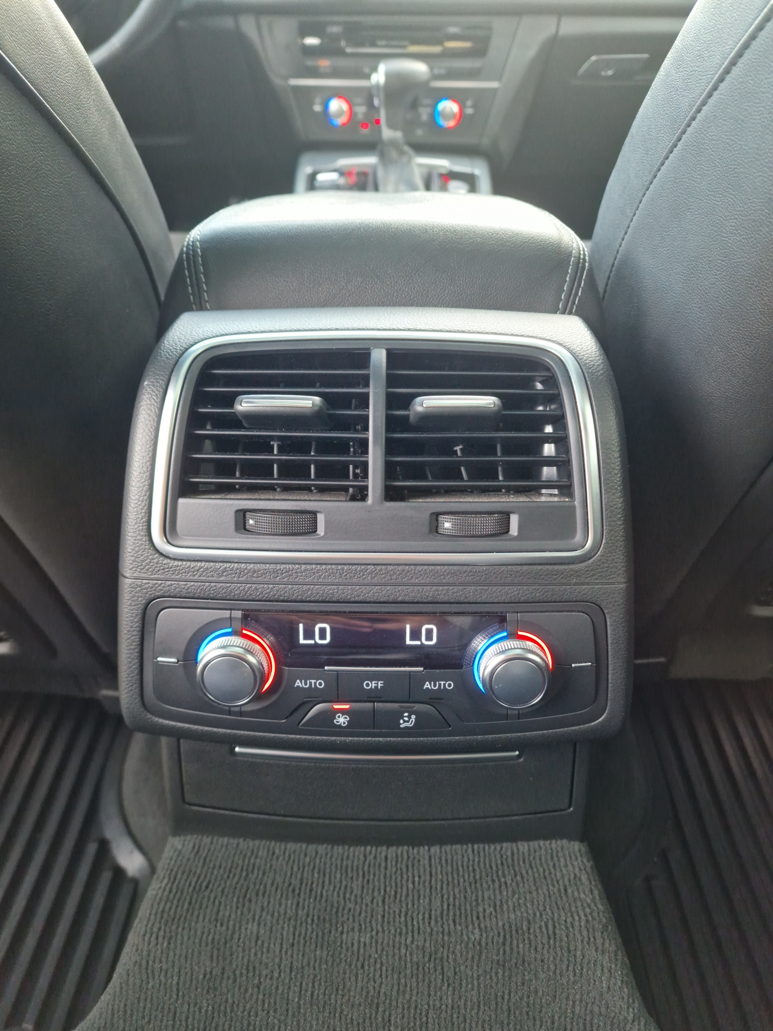AUDI A6 Avant 3.0 TDI V6 quattro S-tronic-image-16