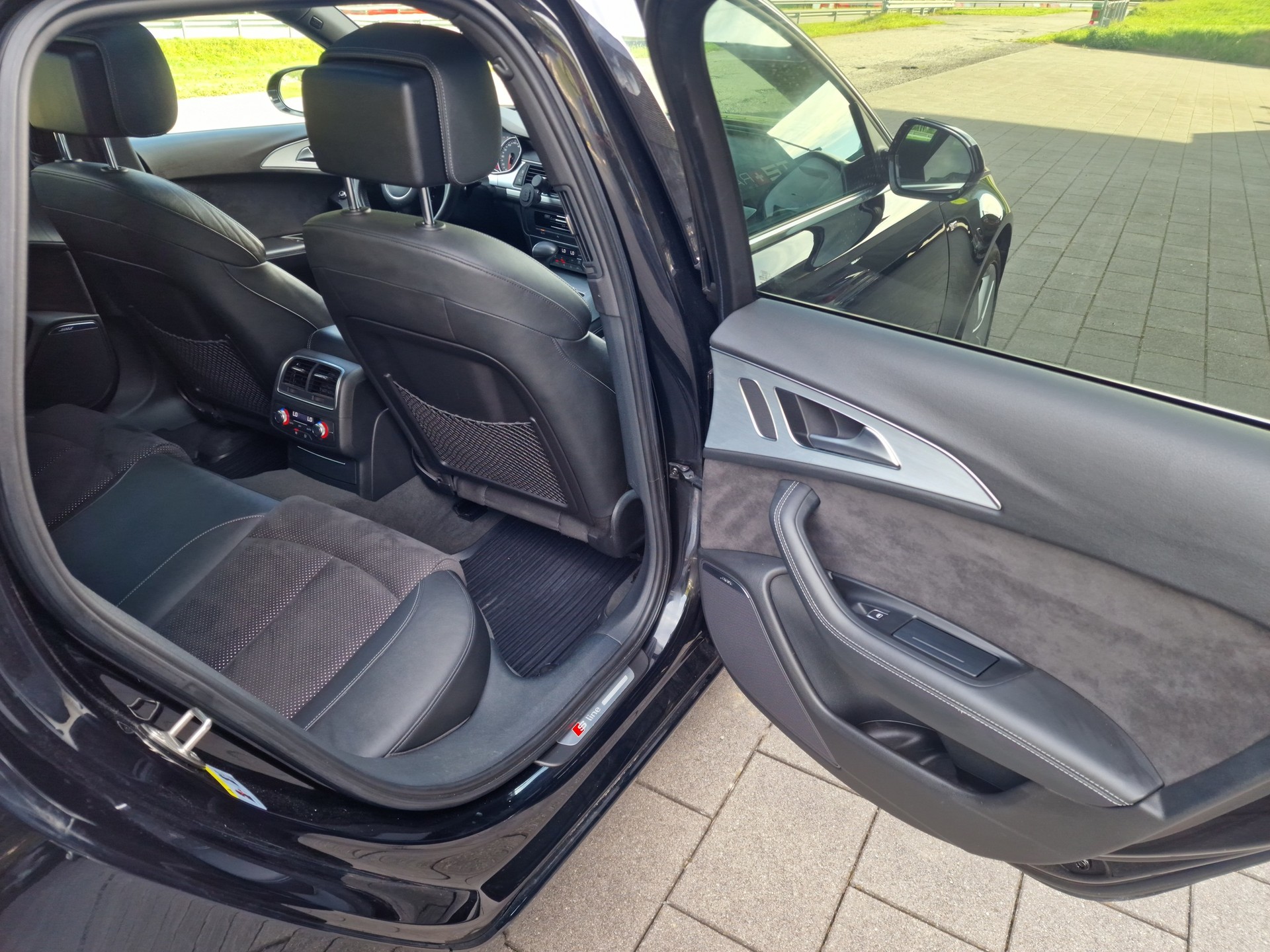 AUDI A6 Avant 3.0 TDI V6 quattro S-tronic-image-8