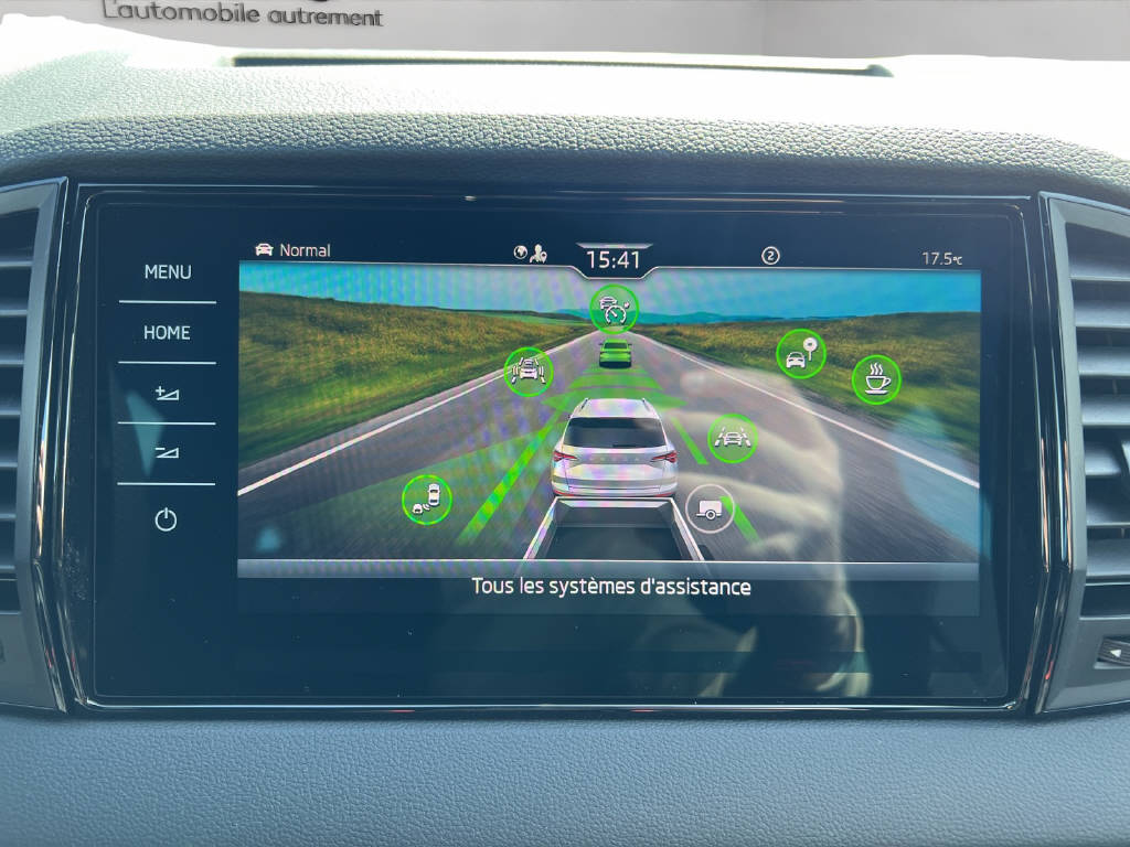 SKODA Karoq 1.5 TSI SportLine DSG-image-13