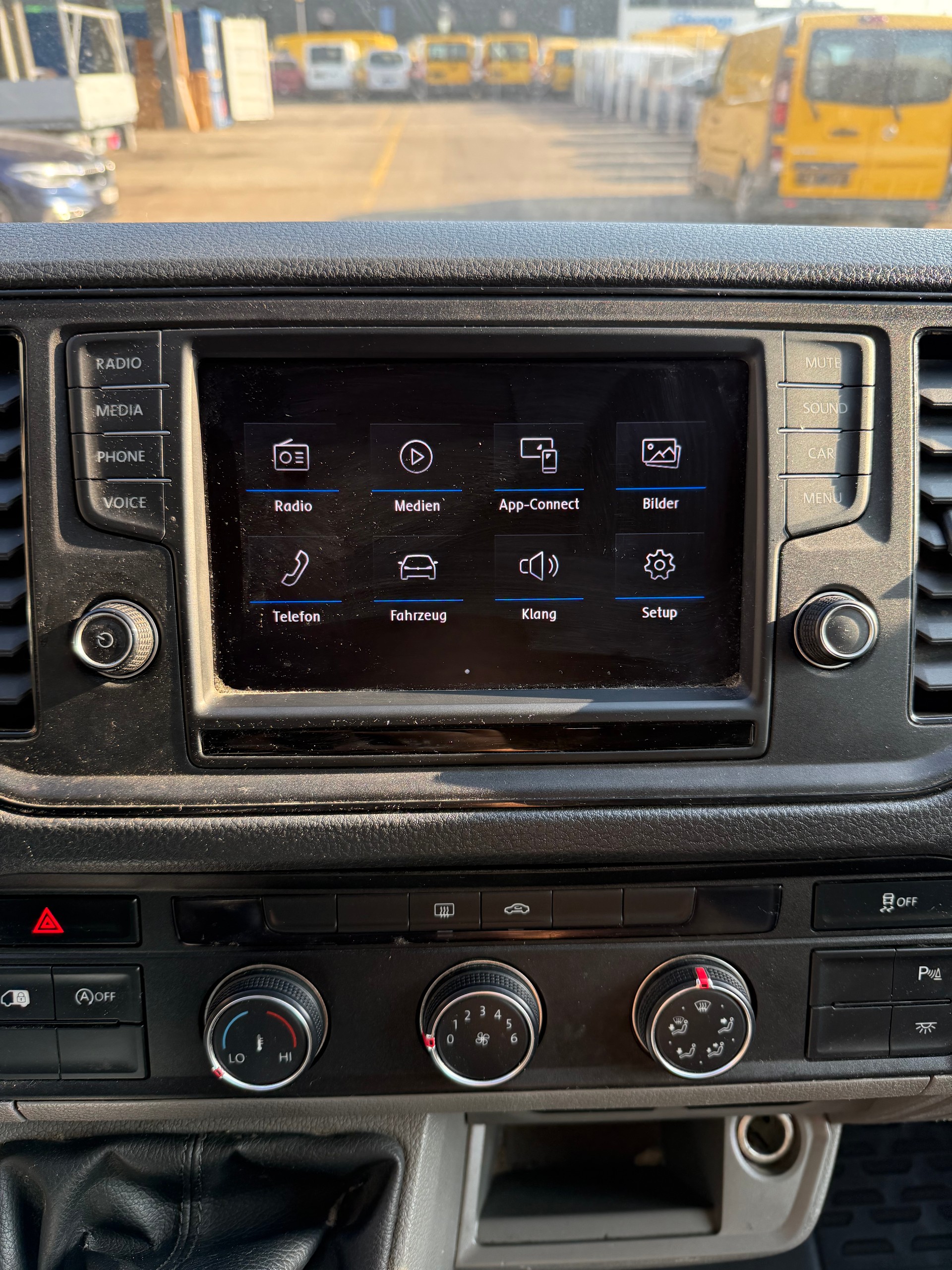 VW Crafter 35 2.0 TDI L4 4Motion-image-10