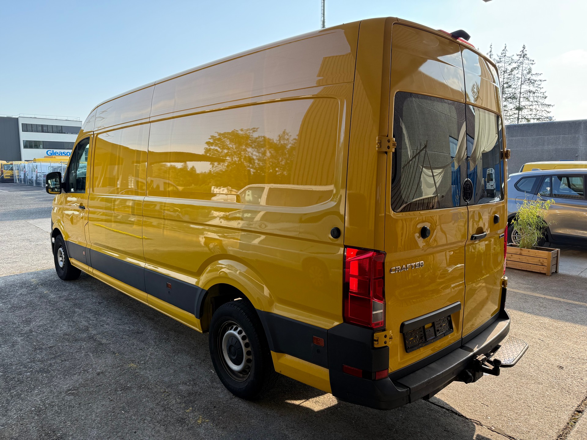 VW Crafter 35 2.0 TDI L4 4Motion-image-4