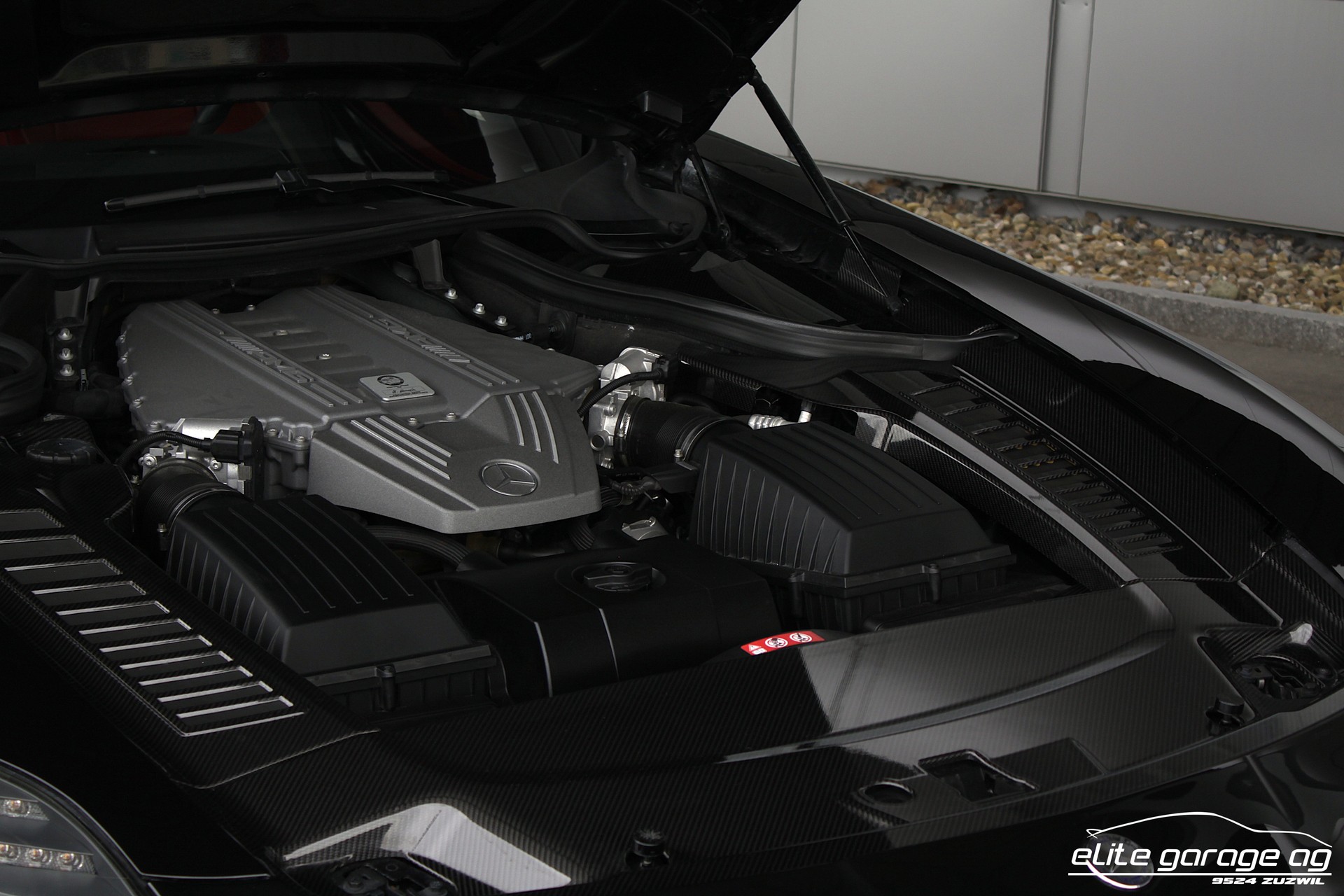 MERCEDES-BENZ SLS 63 AMG Speedshift-image-12