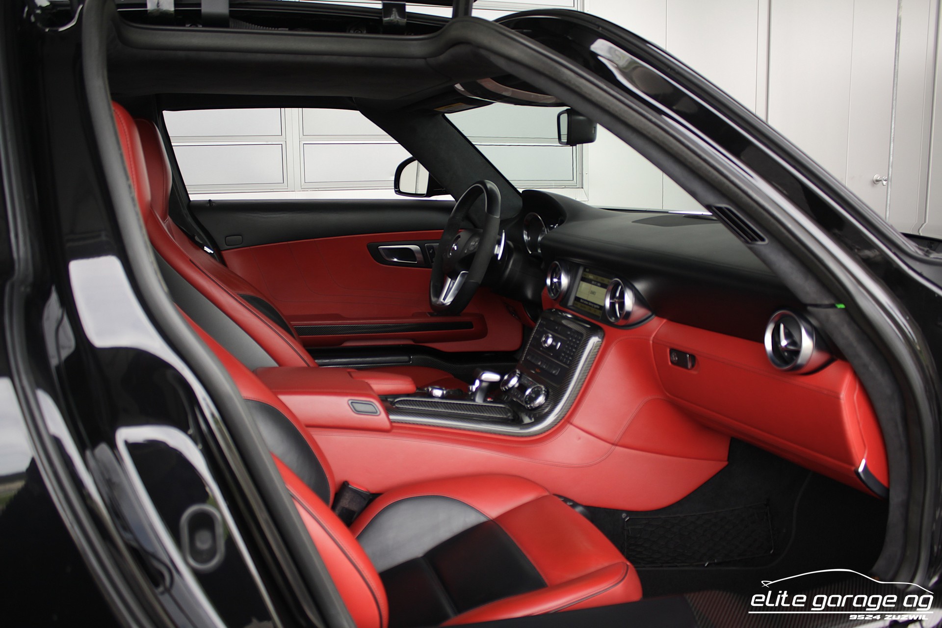 MERCEDES-BENZ SLS 63 AMG Speedshift-image-15