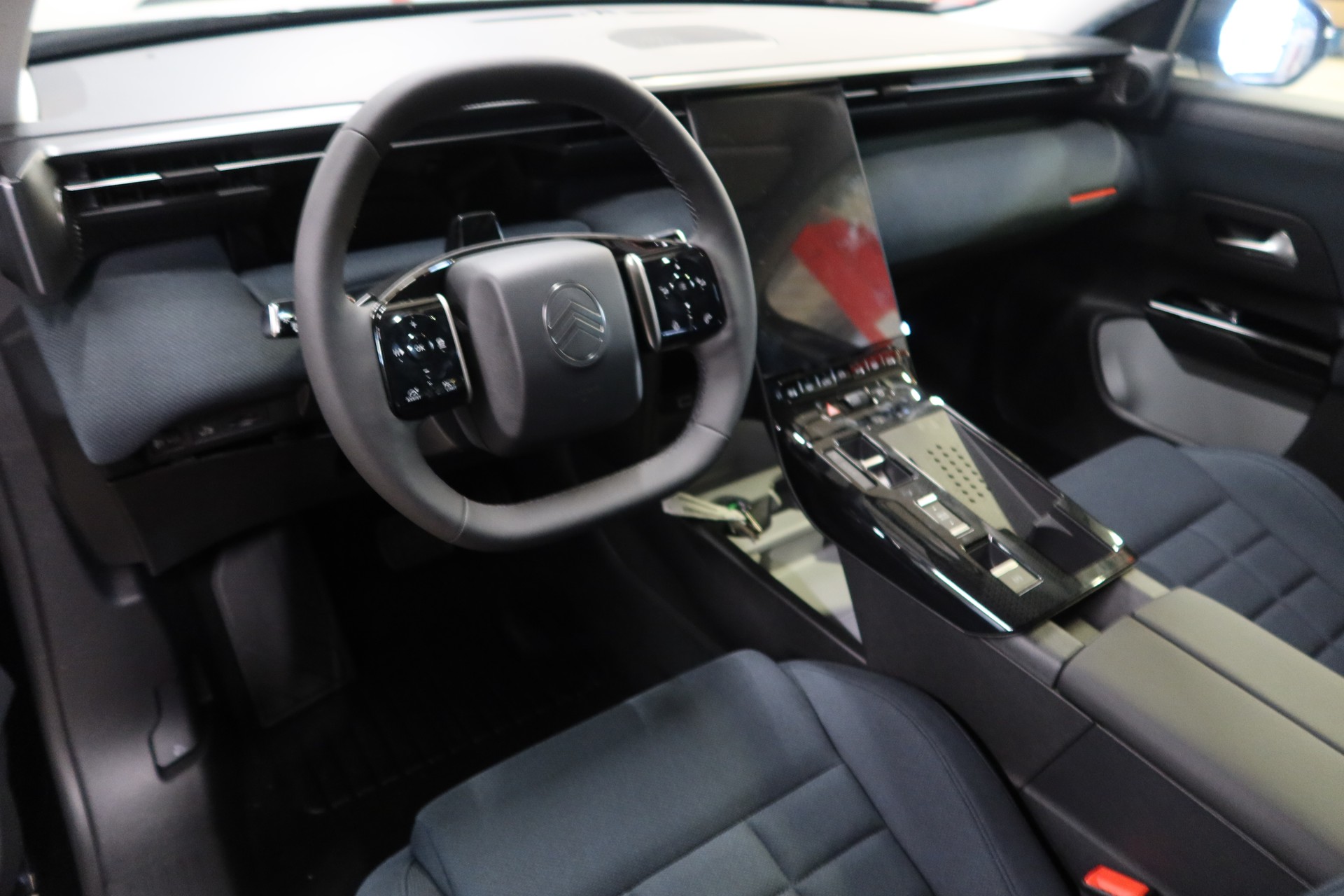CITROEN E-C5 Aircross 73 kWh Plus-image-9