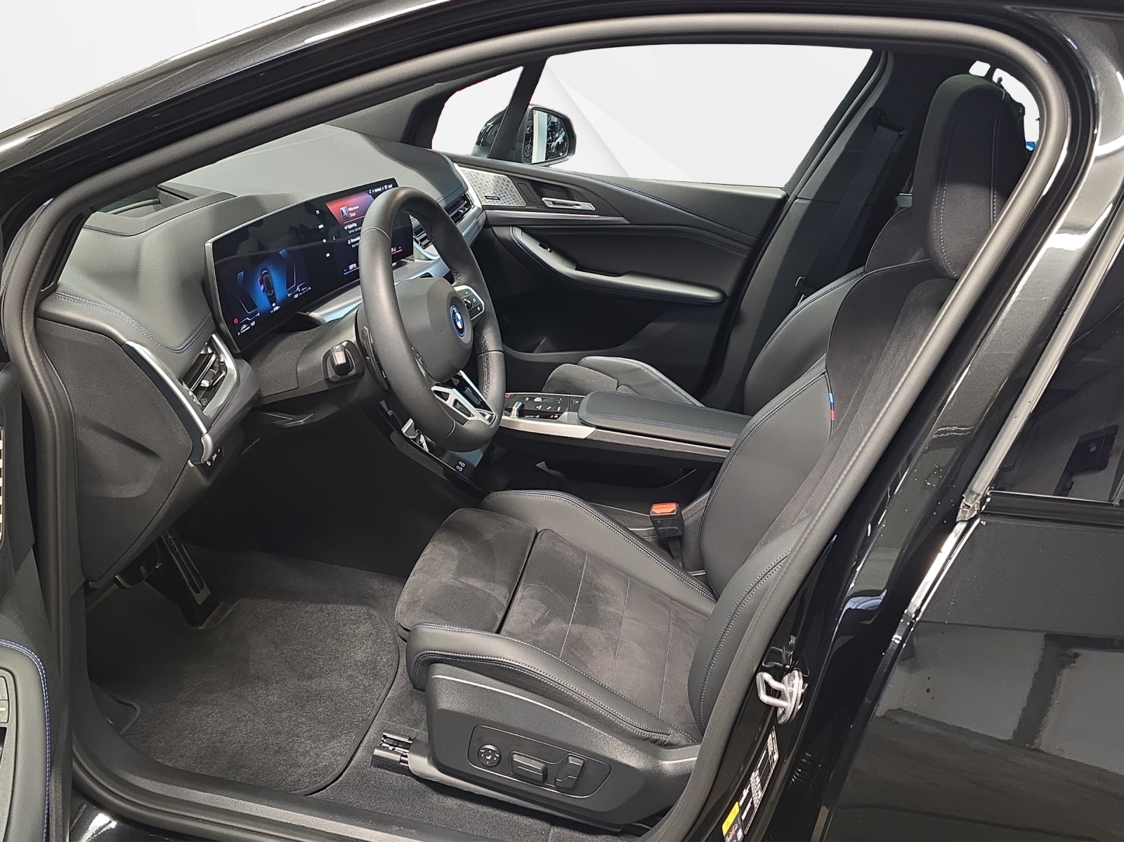 BMW 230e xDrive Active Tourer M Sport-image-9