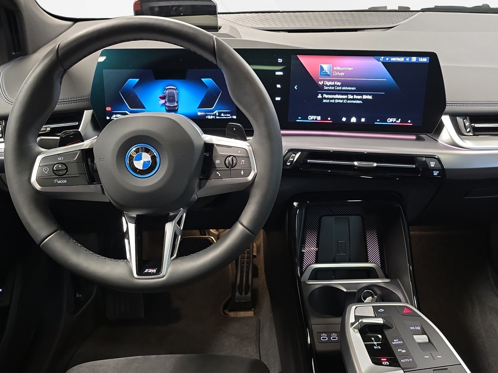 BMW 230e xDrive Active Tourer M Sport-image-12