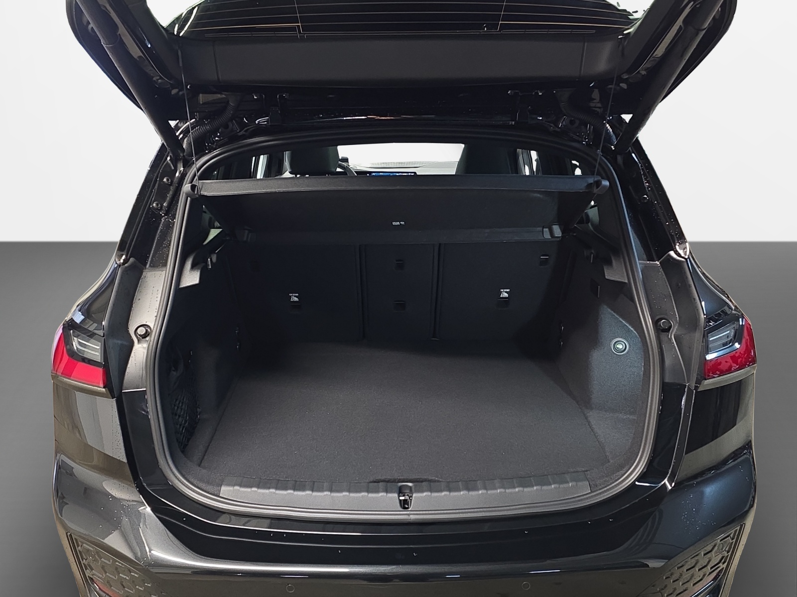 BMW 230e xDrive Active Tourer M Sport-image-17