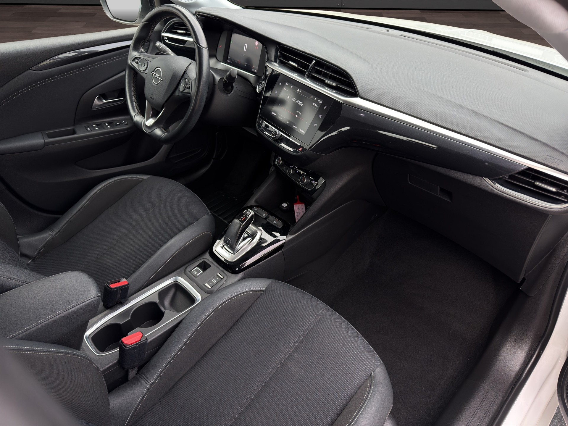 OPEL Corsa 1.2 TP Edition-image-18
