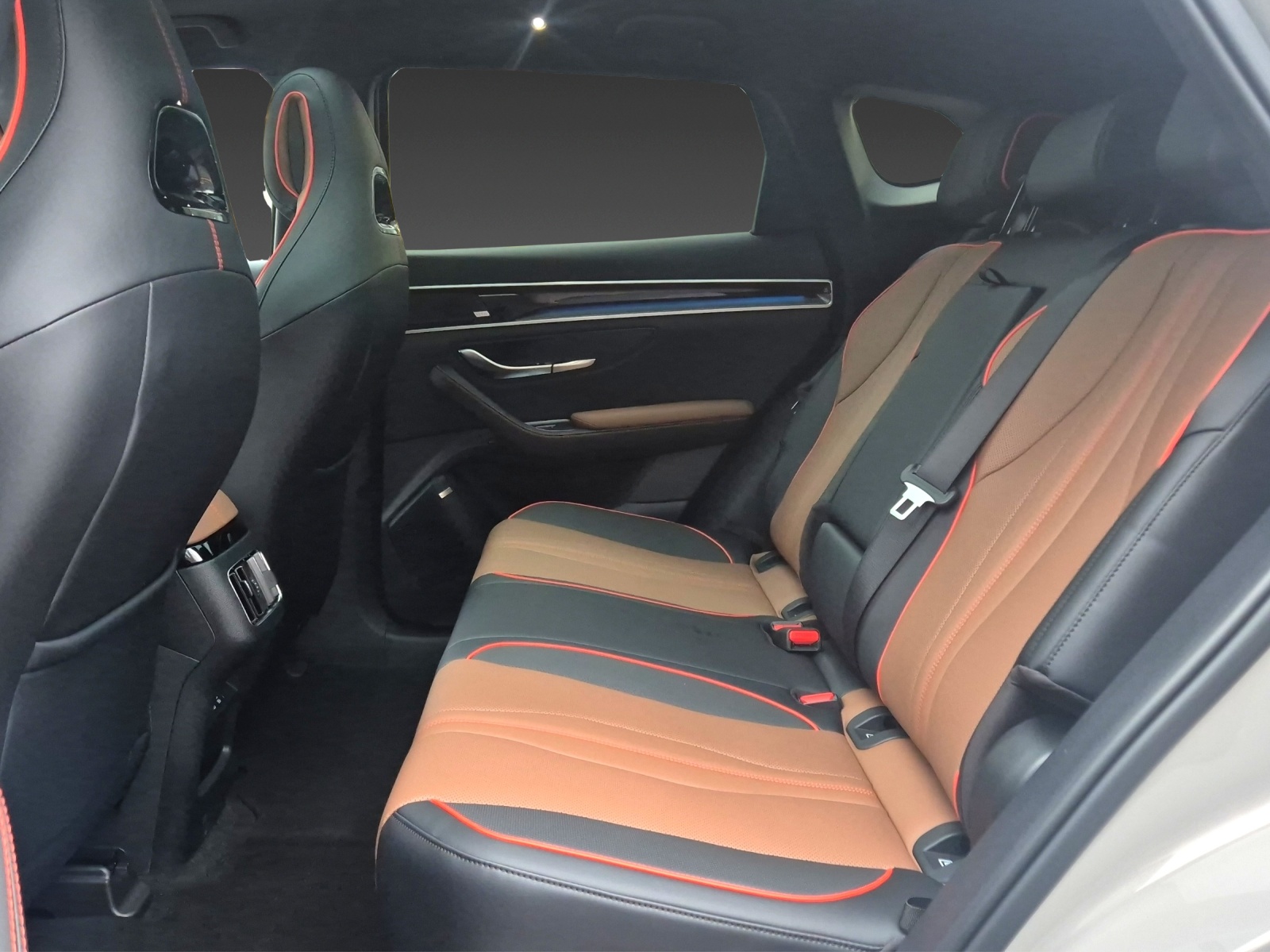 BYD Seal U DM-i Design AWD-image-27
