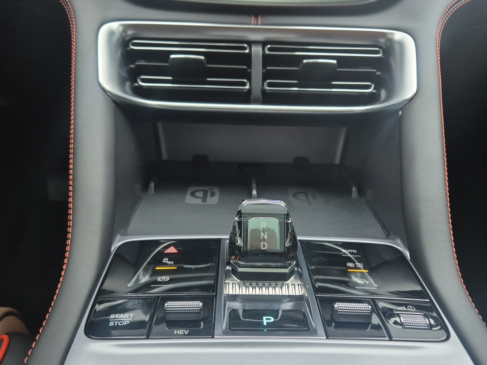 BYD Seal U DM-i Design AWD-image-23
