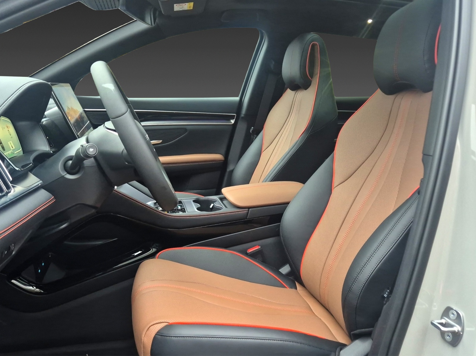 BYD Seal U DM-i Design AWD-image-13