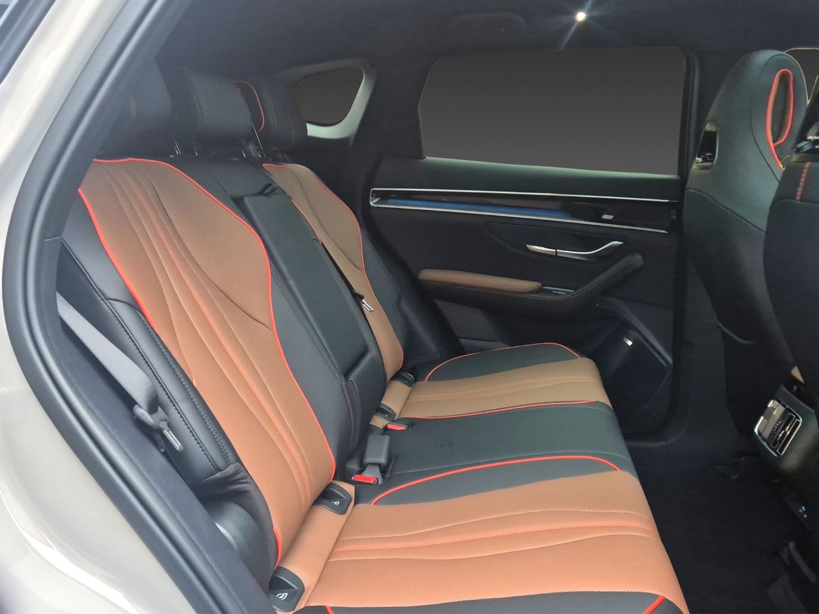 BYD Seal U DM-i Design AWD-image-29