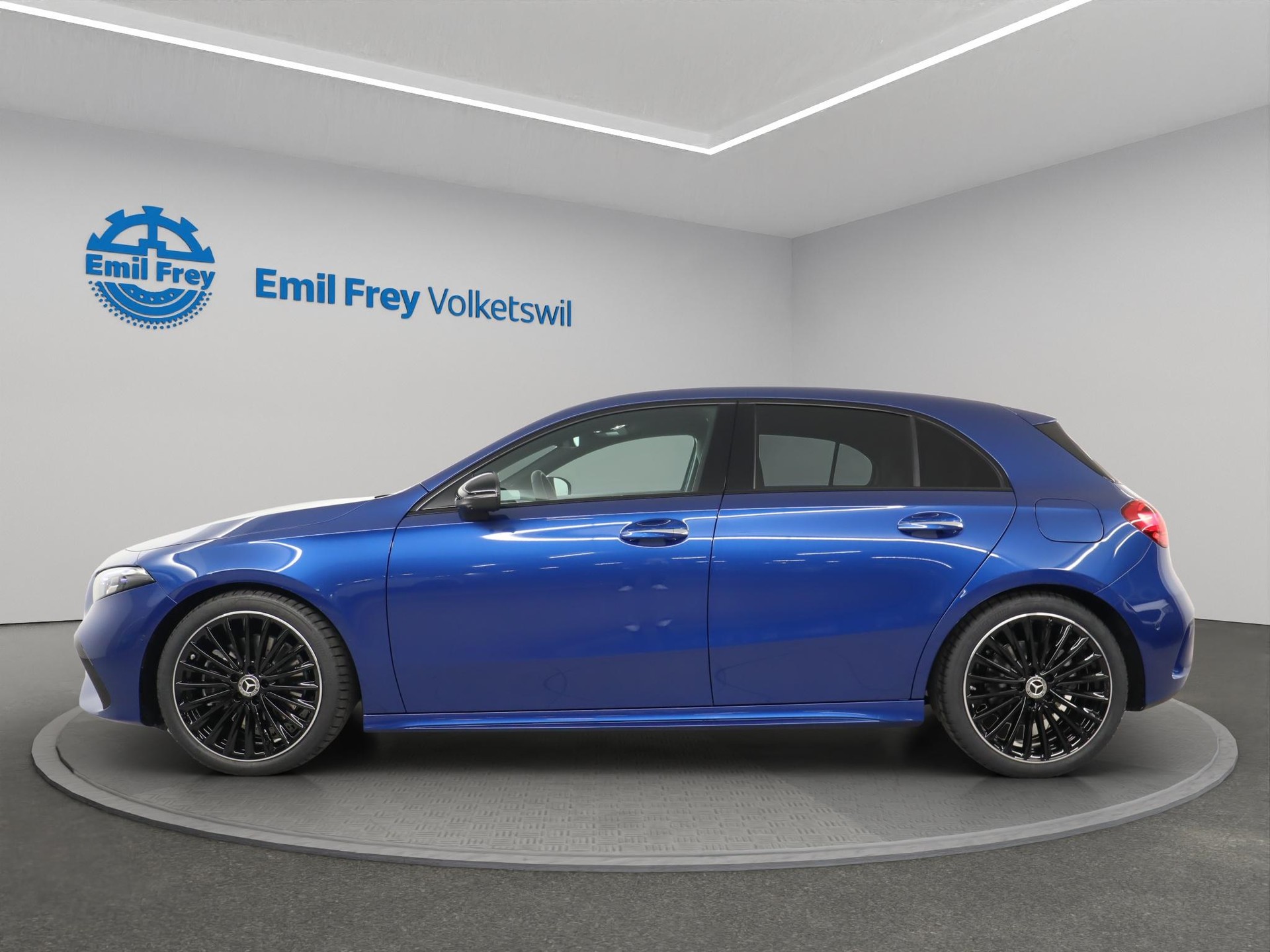 MERCEDES-BENZ A 220 4Matic-image-1