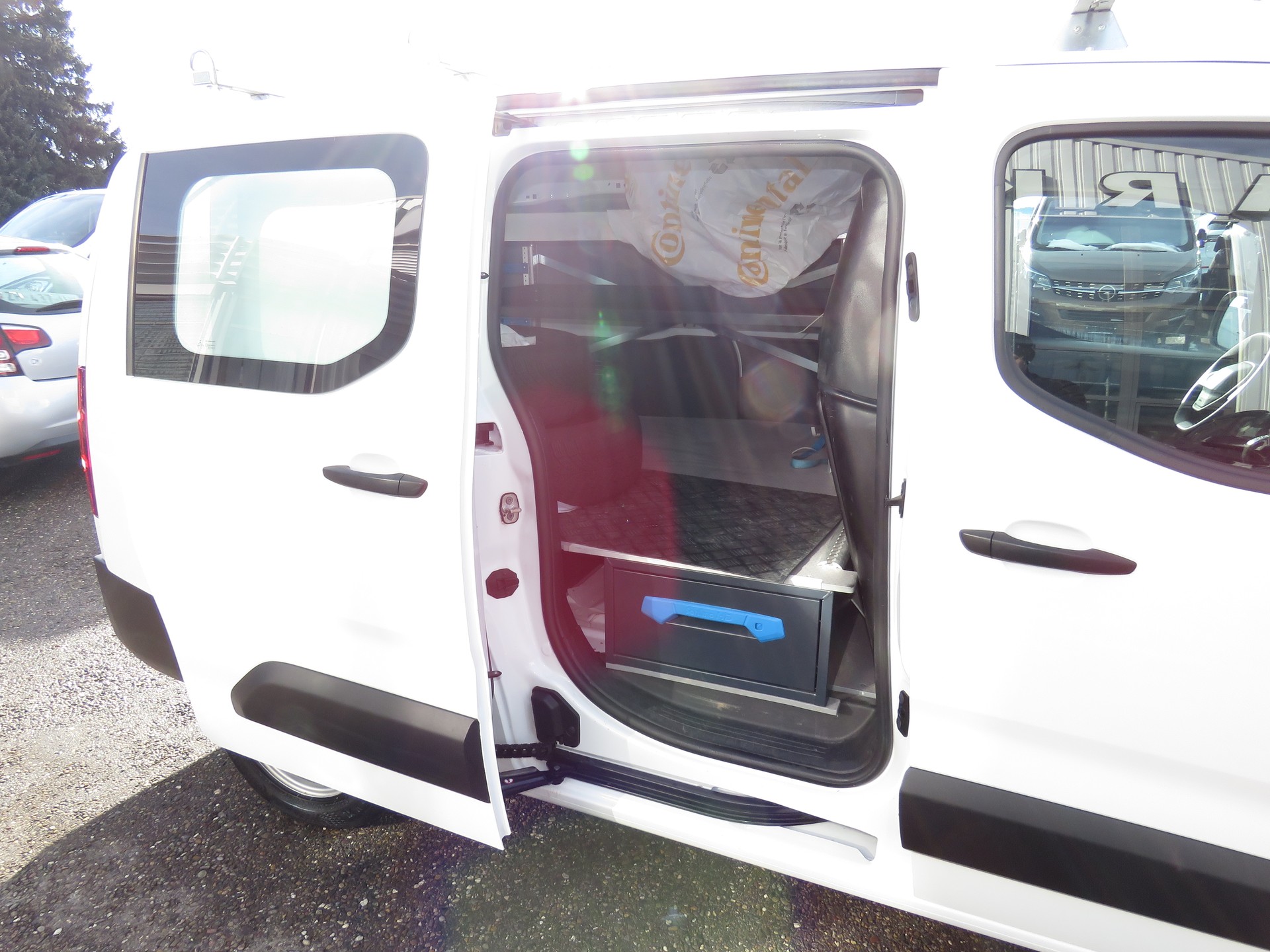 PEUGEOT Partner 1.5 Blue HDi s/s Premium Long 1000kg-image-10