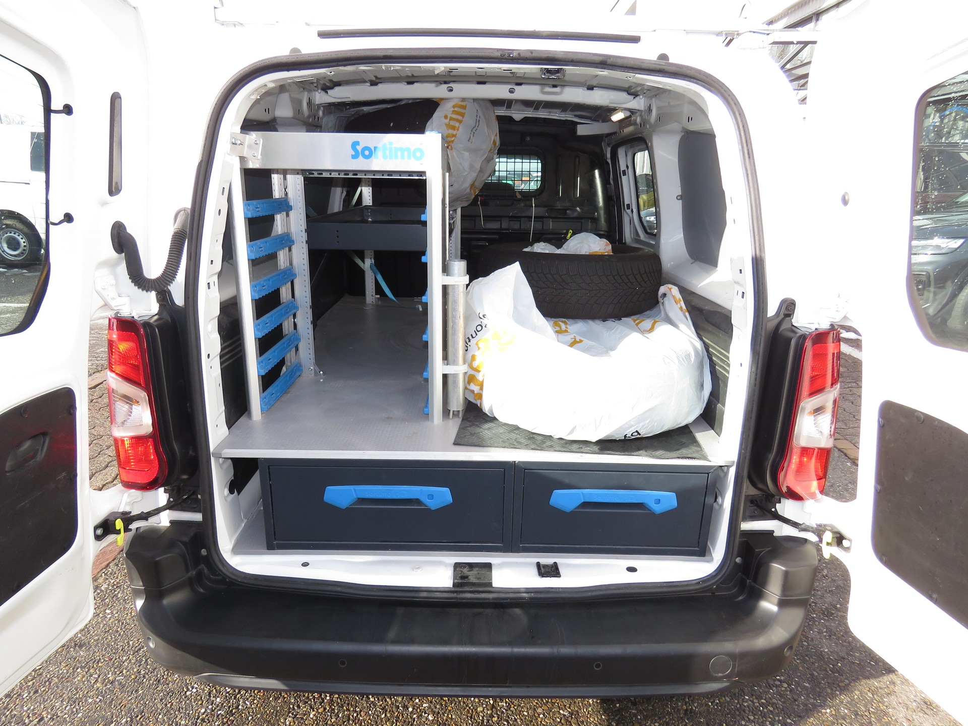 PEUGEOT Partner 1.5 Blue HDi s/s Premium Long 1000kg-image-11
