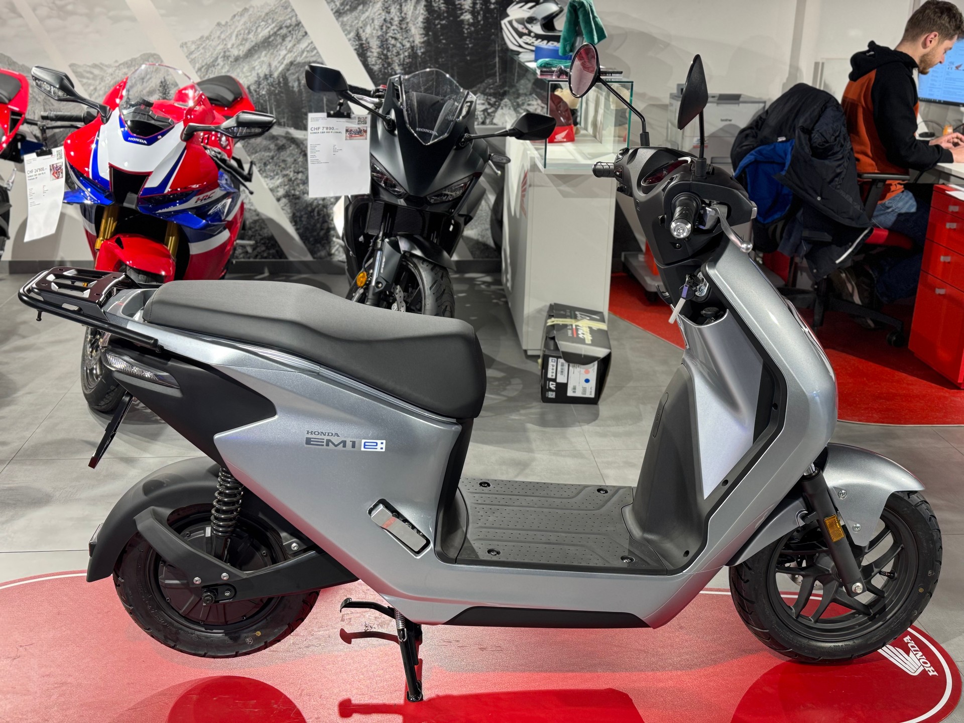 HONDA EM1-E-showroom-element-1