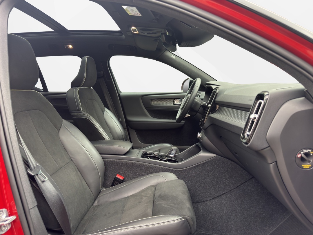 VOLVO XC40 B4 Benzin Mild Hybrid R-Design Geartronic-image-11