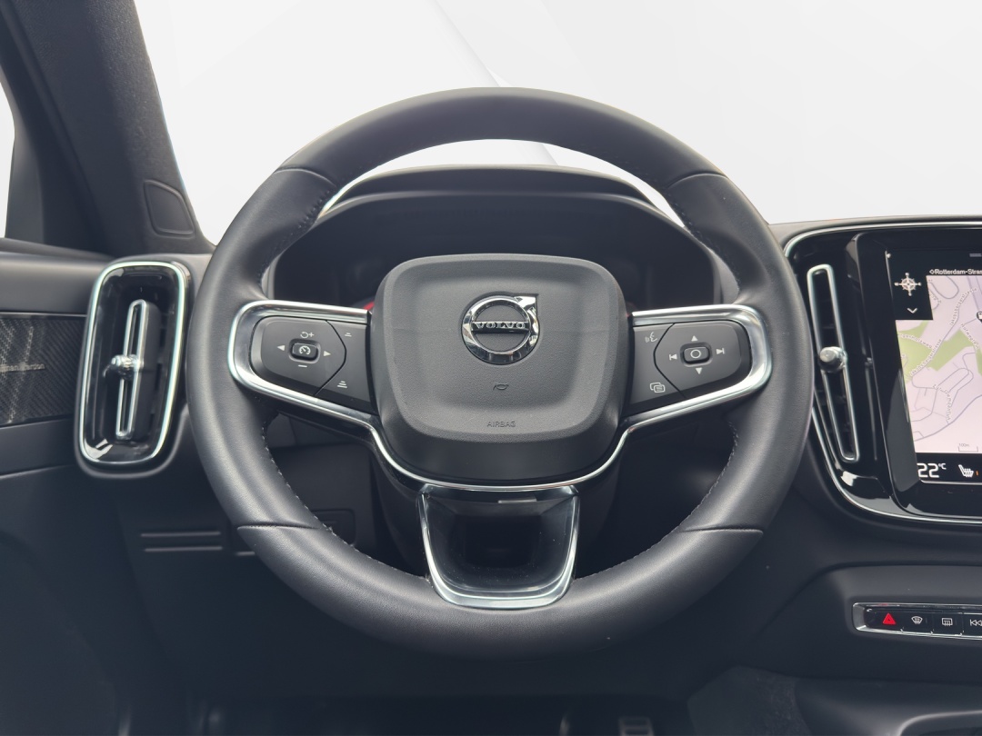 VOLVO XC40 B4 Benzin Mild Hybrid R-Design Geartronic-image-14