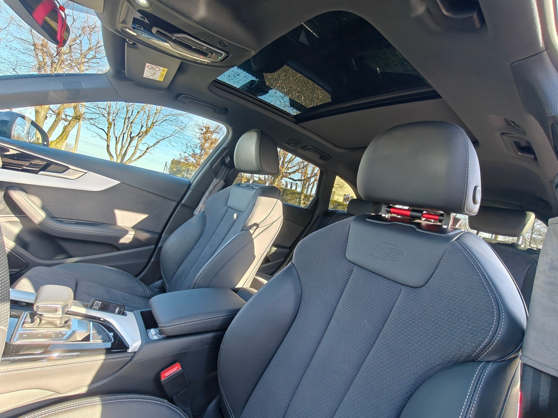 AUDI A4 Avant 40 TDI S line Attraction quattro S-tronic-image-10