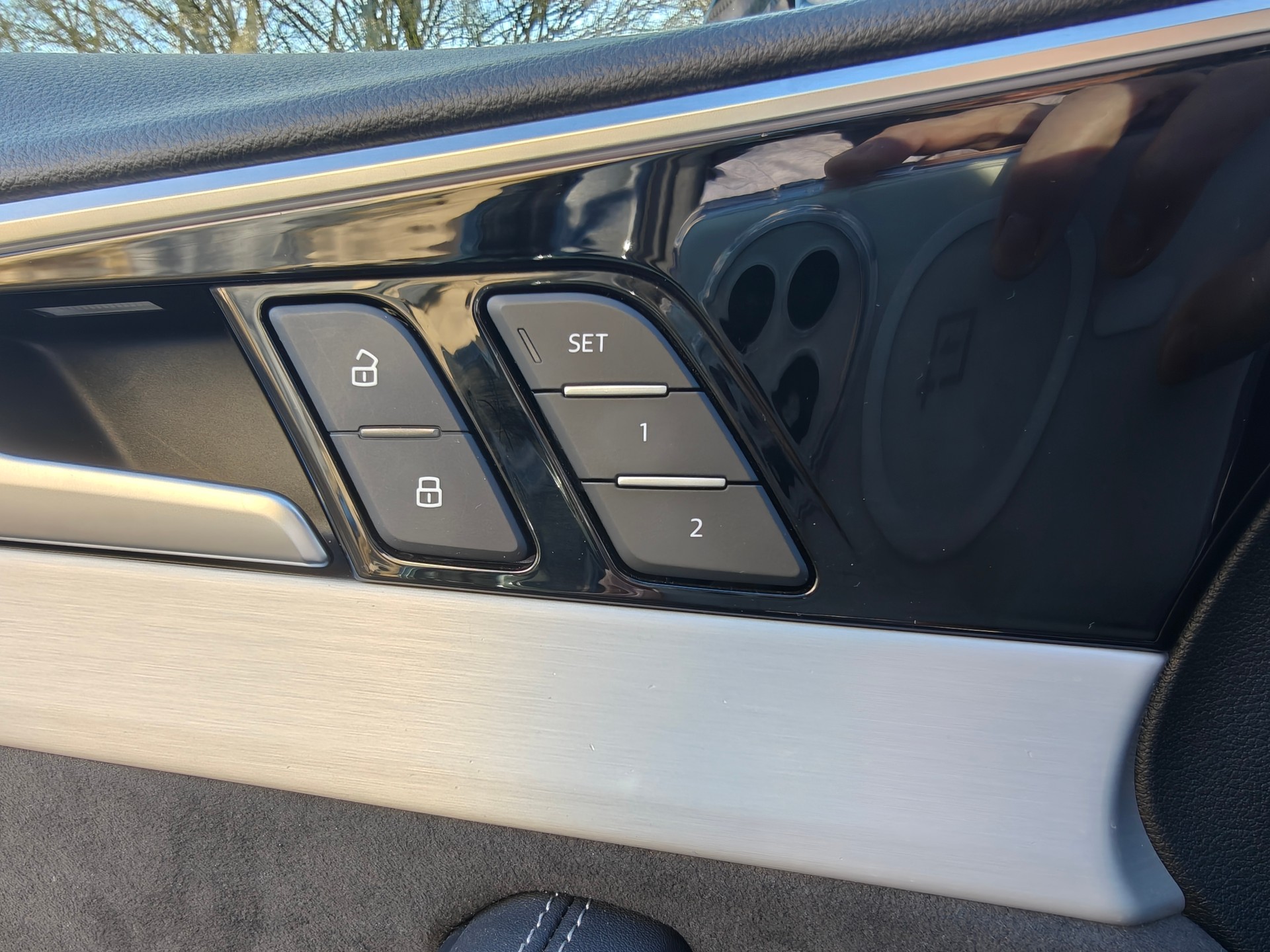AUDI A4 Avant 40 TDI S line Attraction quattro S-tronic-image-9