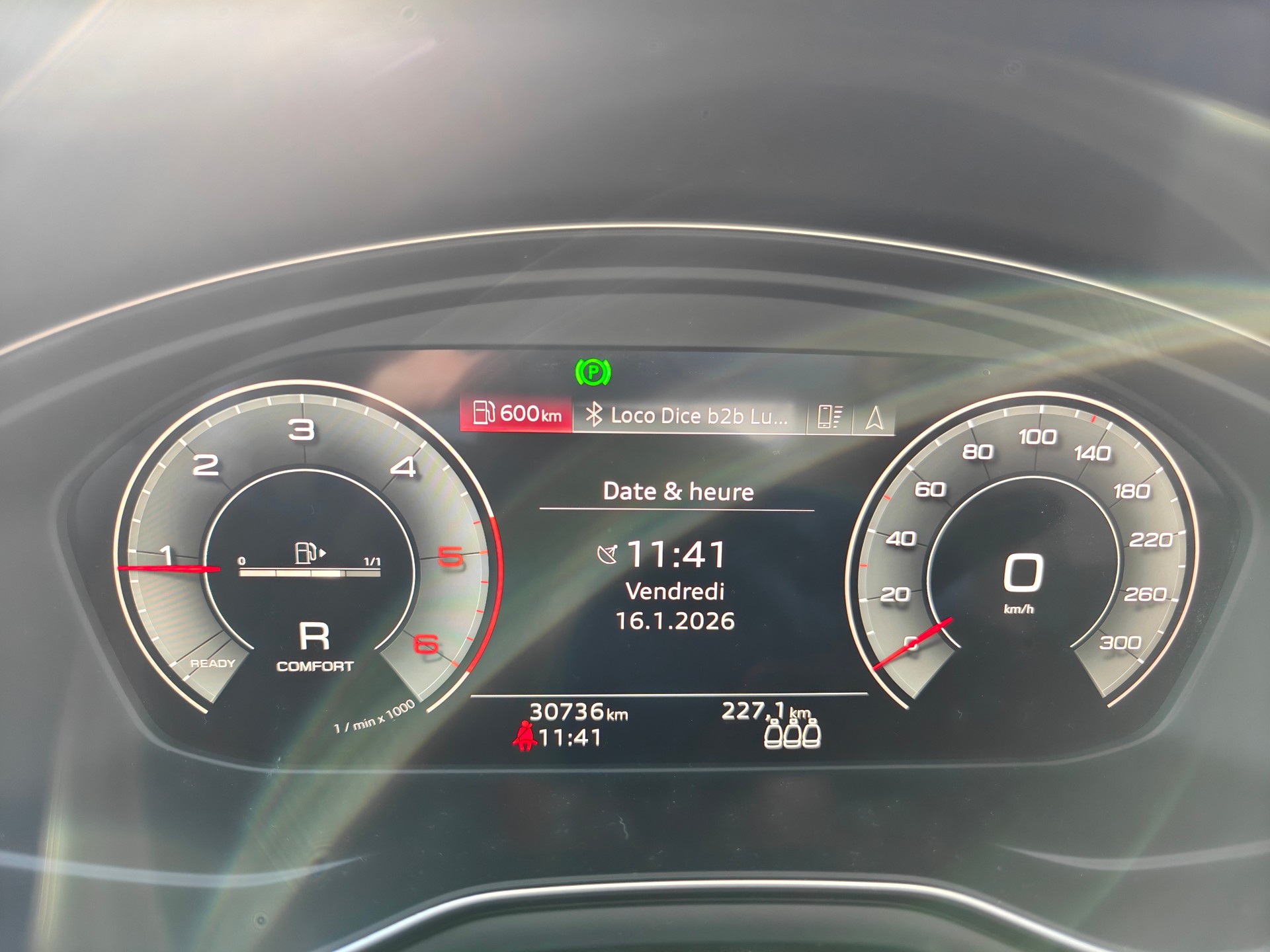AUDI A4 Avant 40 TDI S line Attraction quattro S-tronic-image-5