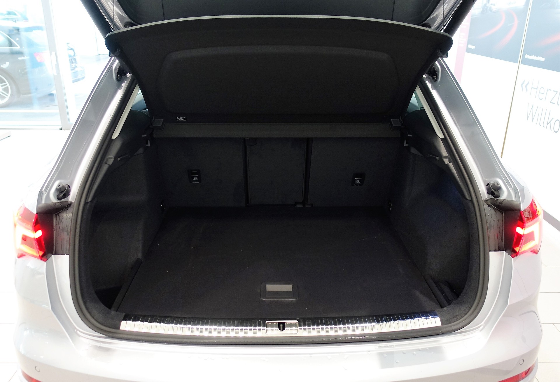 AUDI Q3 35 TFSI-image-3