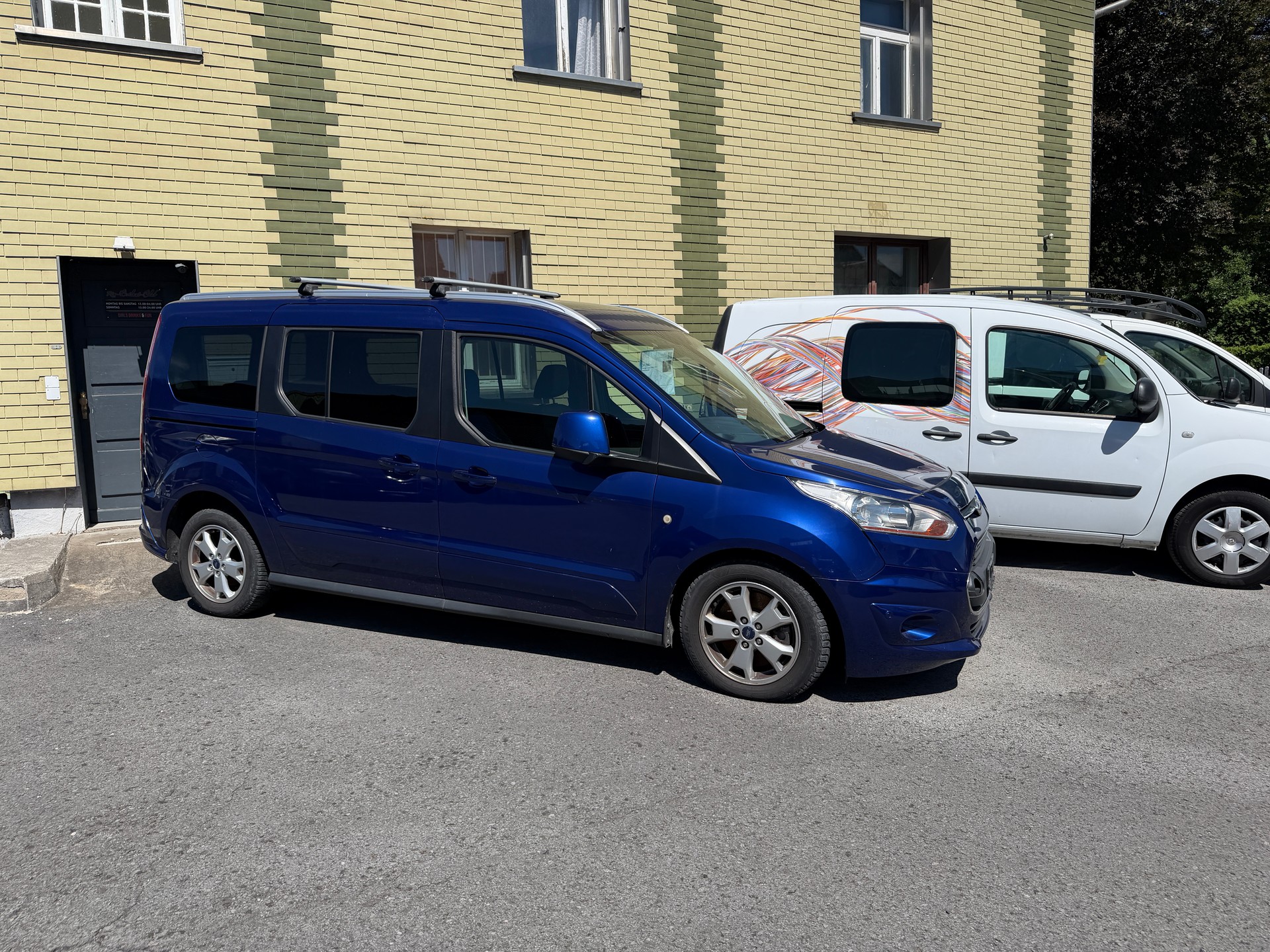 FORD Grand Tourneo Connect 1.6 SCTi Titanium Automatic-image-2