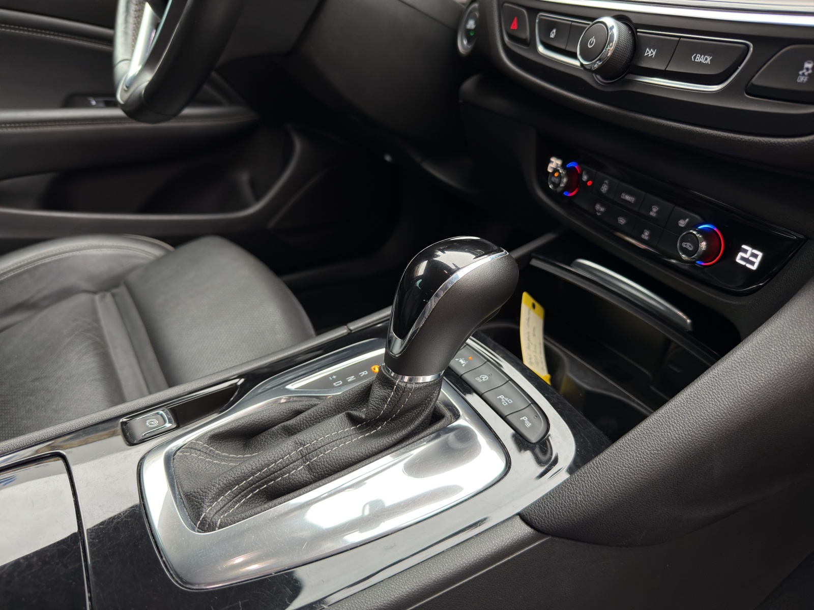 OPEL Insignia 1.5 T Sports Tourer Exclusive Automatic-image-13