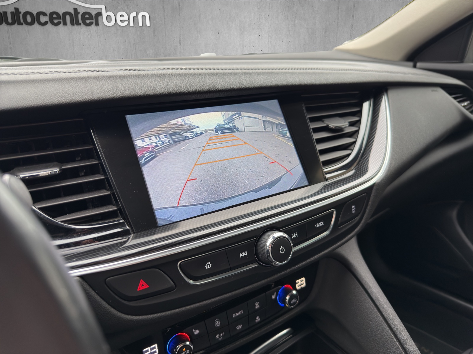OPEL Insignia 1.5 T Sports Tourer Exclusive Automatic-image-10