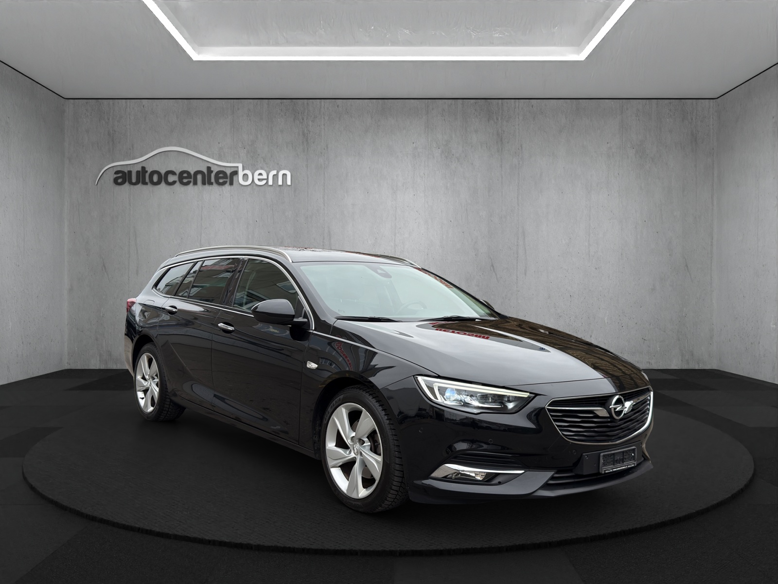 OPEL Insignia 1.5 T Sports Tourer Exclusive Automatic-image-0