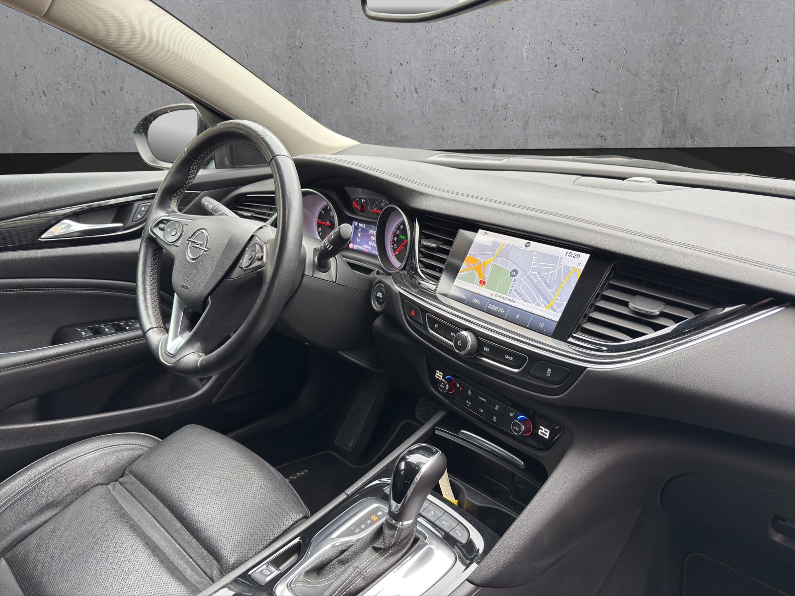 OPEL Insignia 1.5 T Sports Tourer Exclusive Automatic-image-12