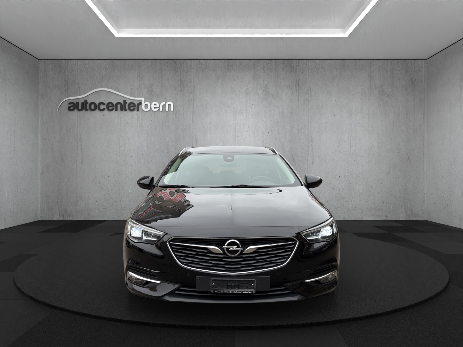 OPEL Insignia 1.5 T Sports Tourer Exclusive Automatic-image-1