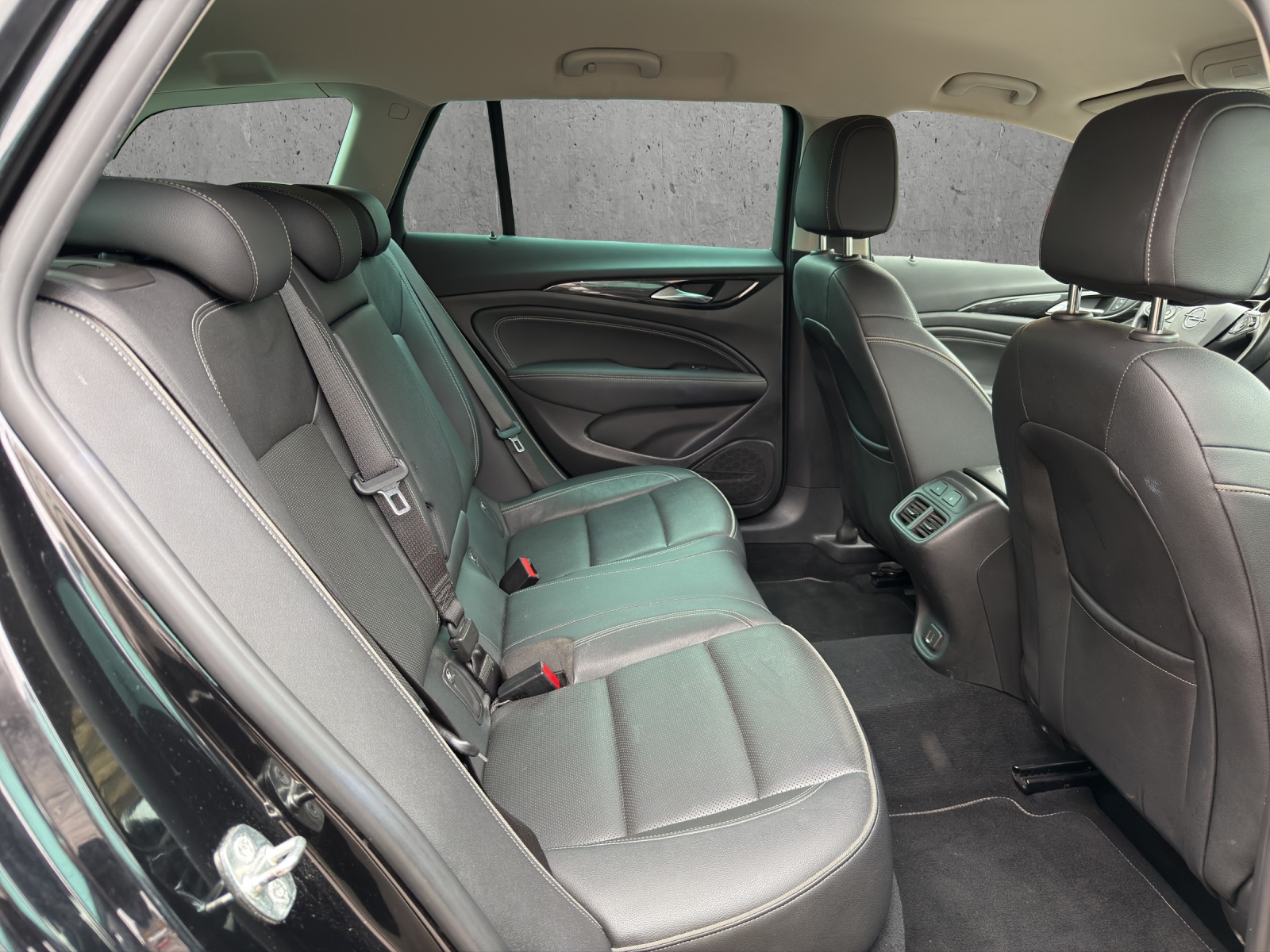 OPEL Insignia 1.5 T Sports Tourer Exclusive Automatic-image-15