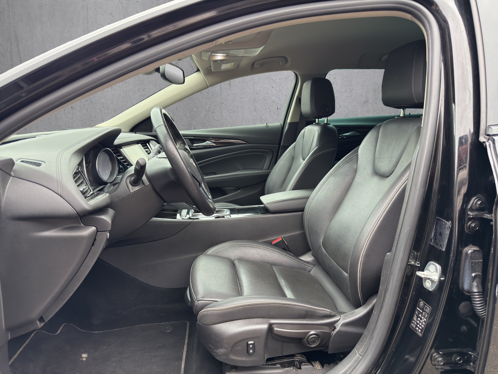 OPEL Insignia 1.5 T Sports Tourer Exclusive Automatic-image-8