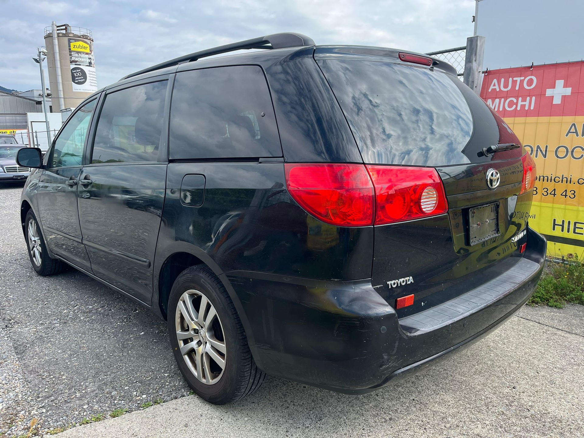 TOYOTA LE FWD-image-3