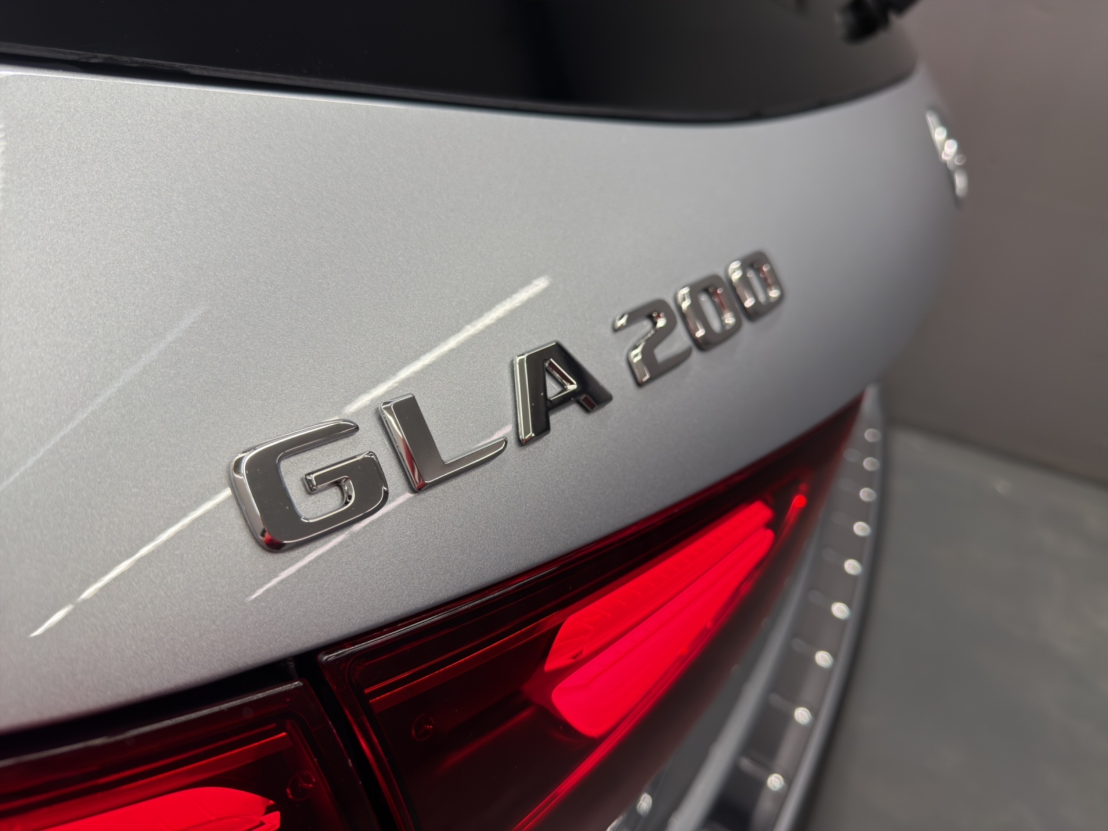 MERCEDES-BENZ GLA 200 Progressive Line Night Star-image-15