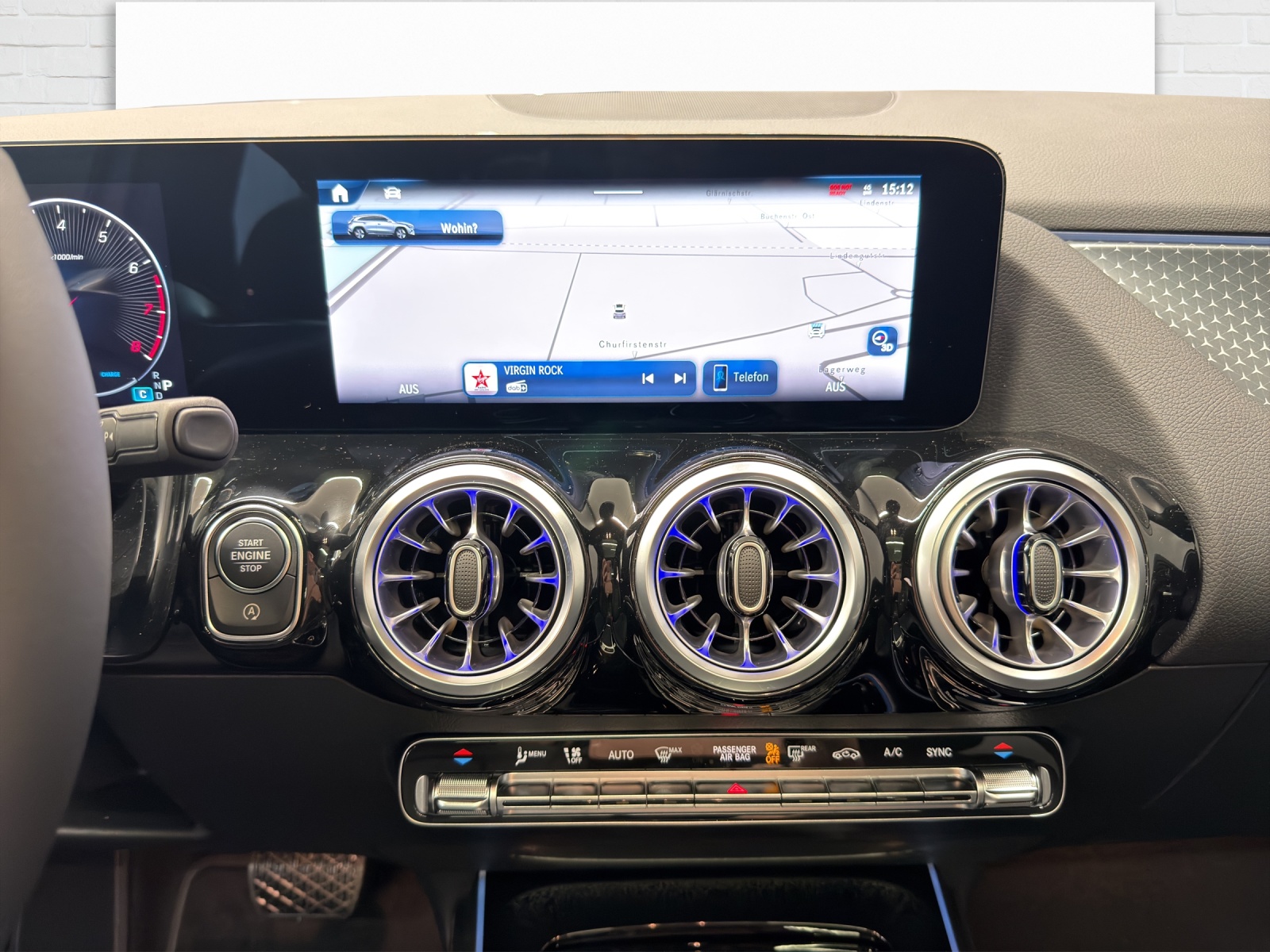 MERCEDES-BENZ GLA 200 Progressive Line Night Star-image-8