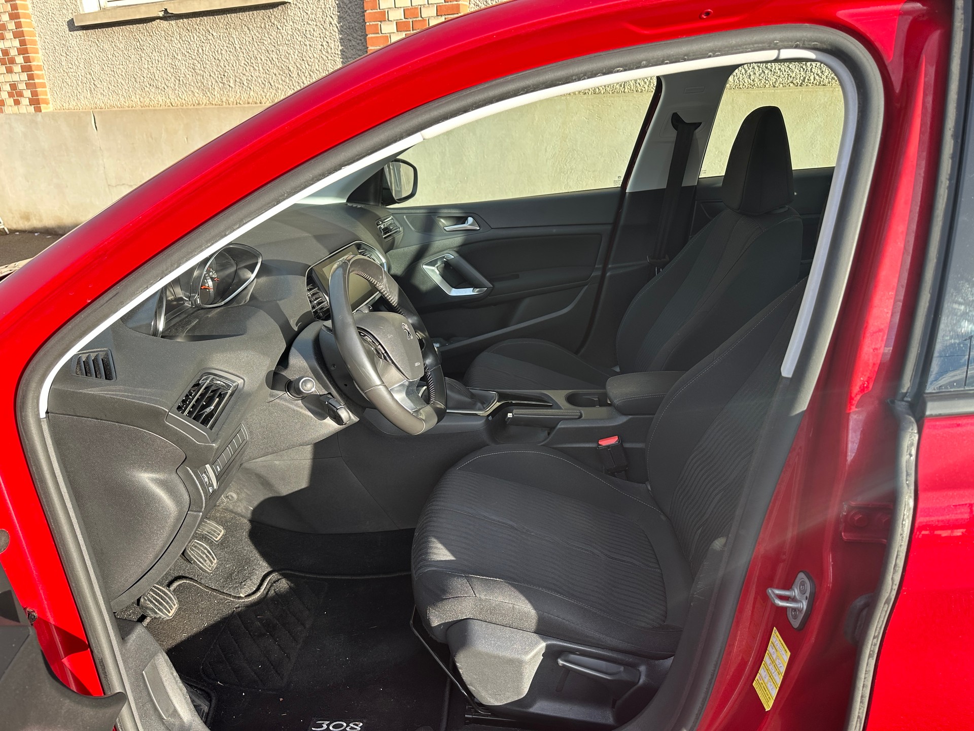 PEUGEOT 308 1.6 THP Allure-image-10