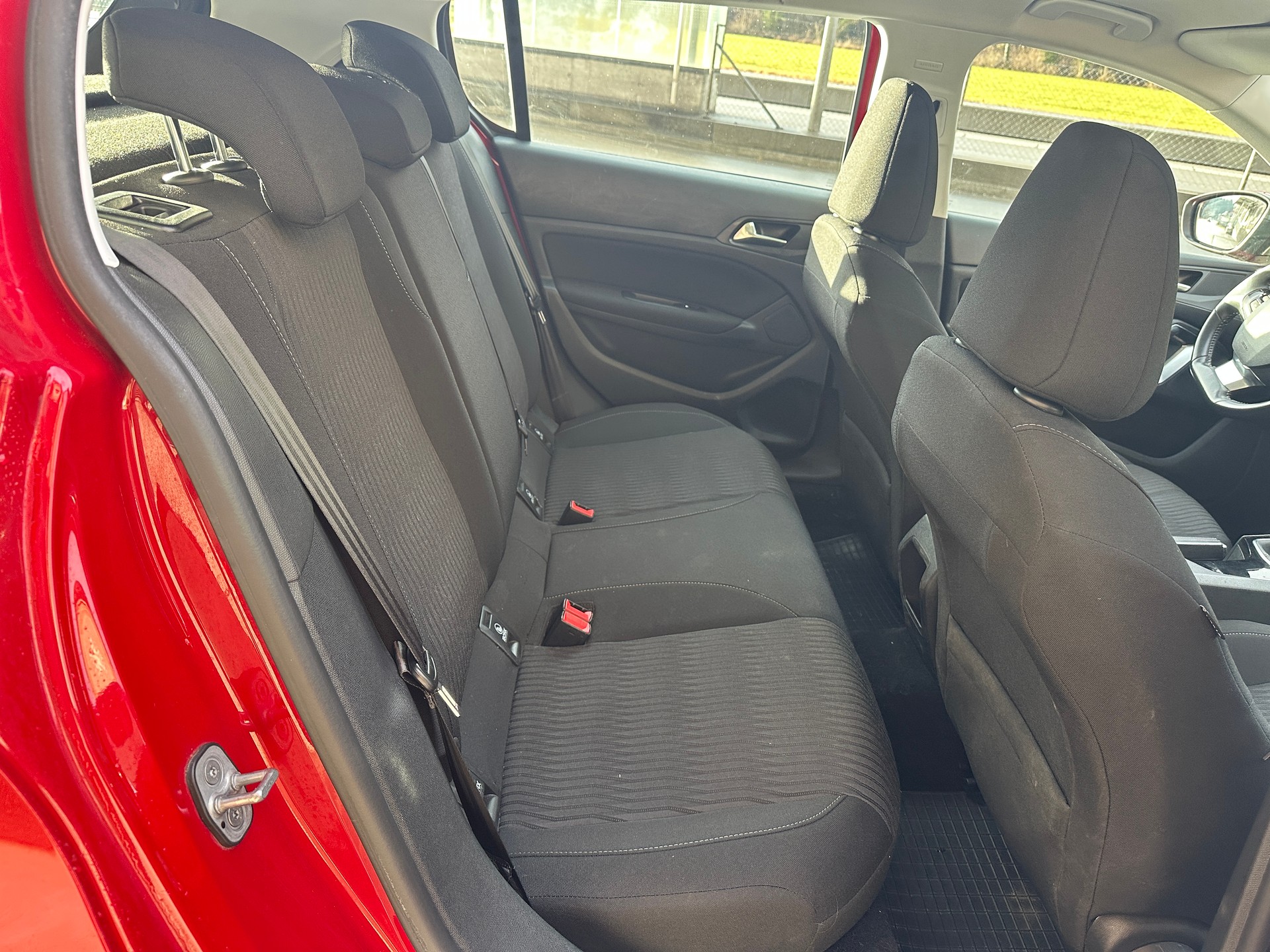 PEUGEOT 308 1.6 THP Allure-image-12