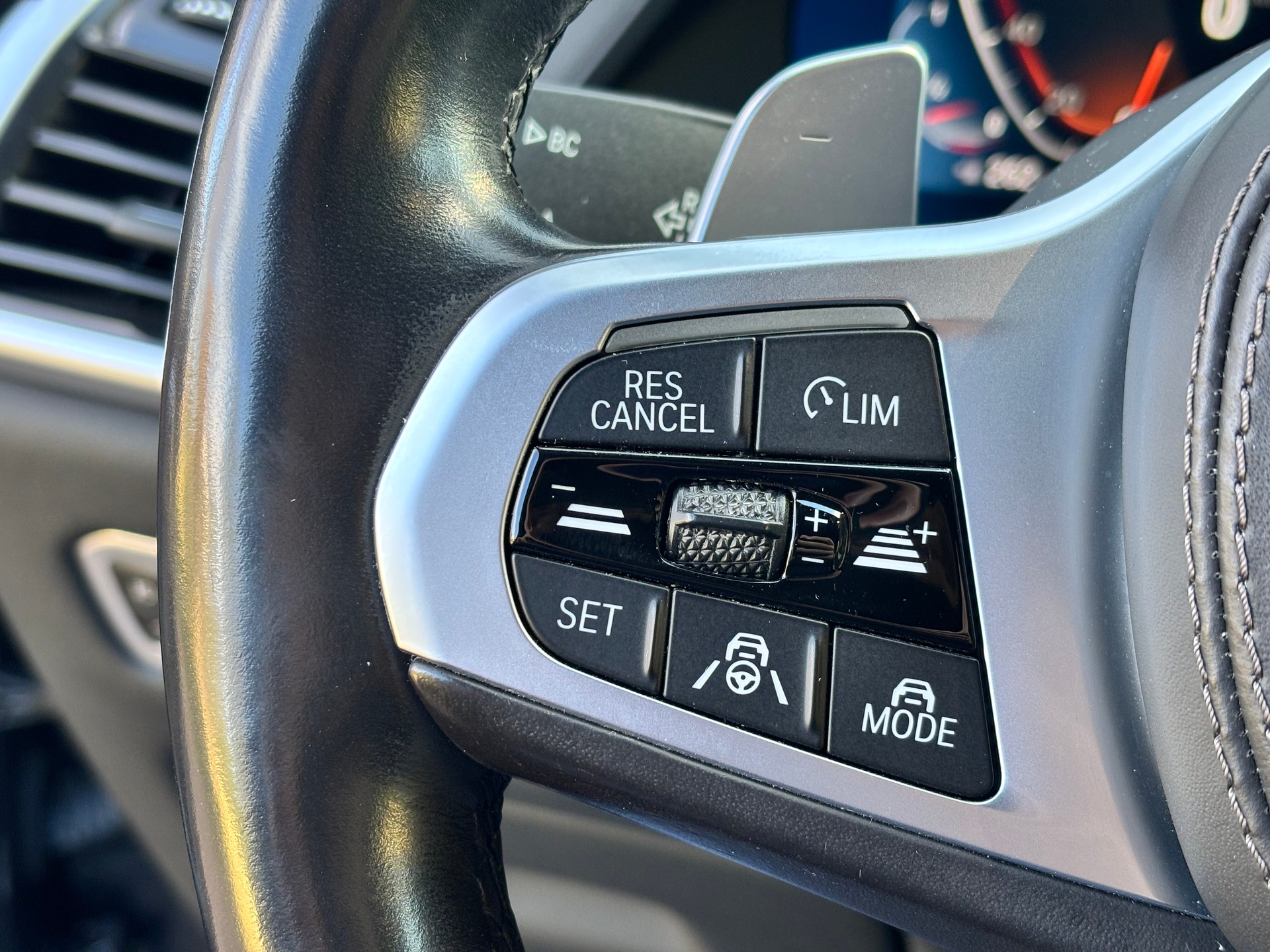 BMW X6 xDrive 48V 40i M Sport Steptronic-image-12