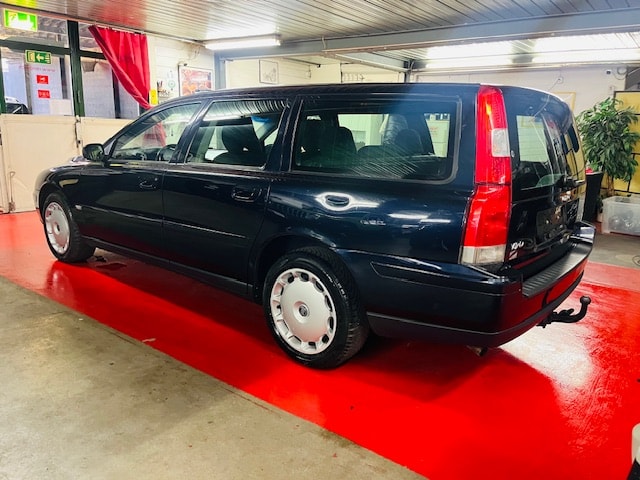 VOLVO V70 2.4 Bi-Fuel Kinetic-image-9