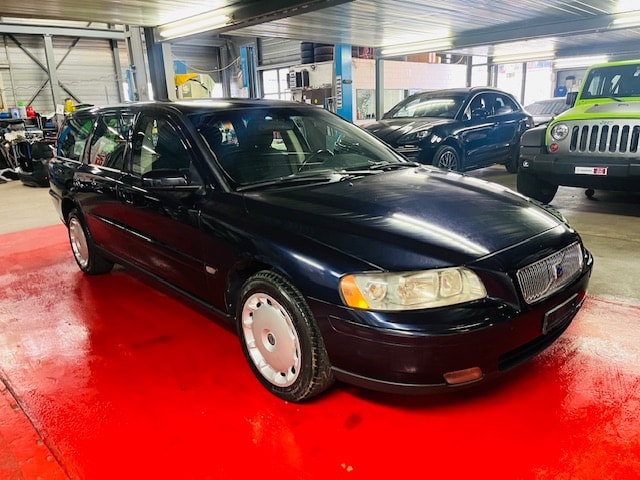 VOLVO V70 2.4 Bi-Fuel Kinetic-image-4