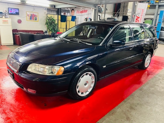 VOLVO V70 2.4 Bi-Fuel Kinetic-image-6