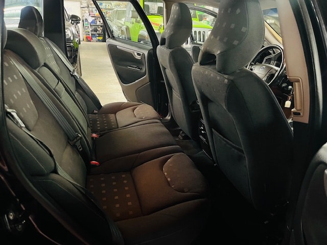 VOLVO V70 2.4 Bi-Fuel Kinetic-image-13